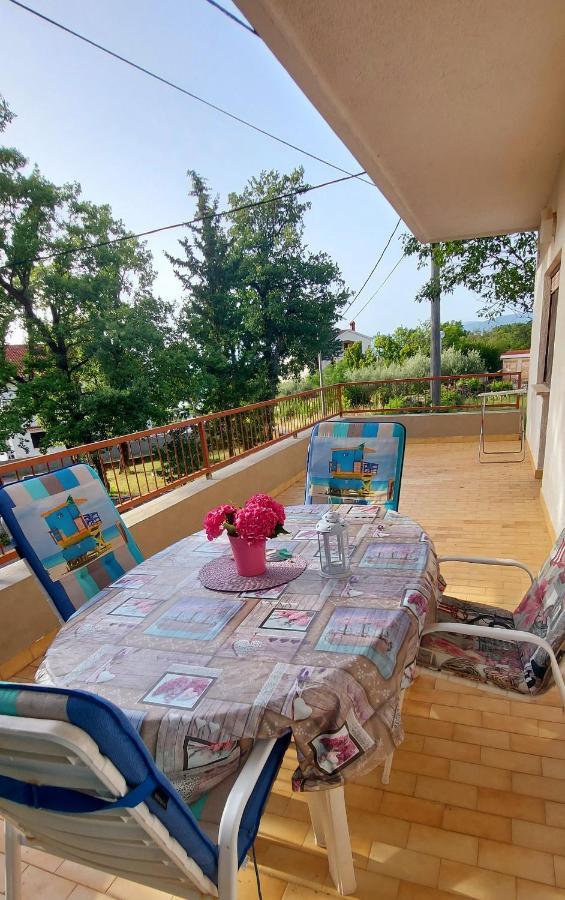 Apartment Luka Dobrinj Екстериор снимка