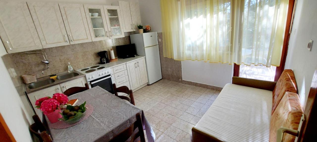 Apartment Luka Dobrinj Екстериор снимка