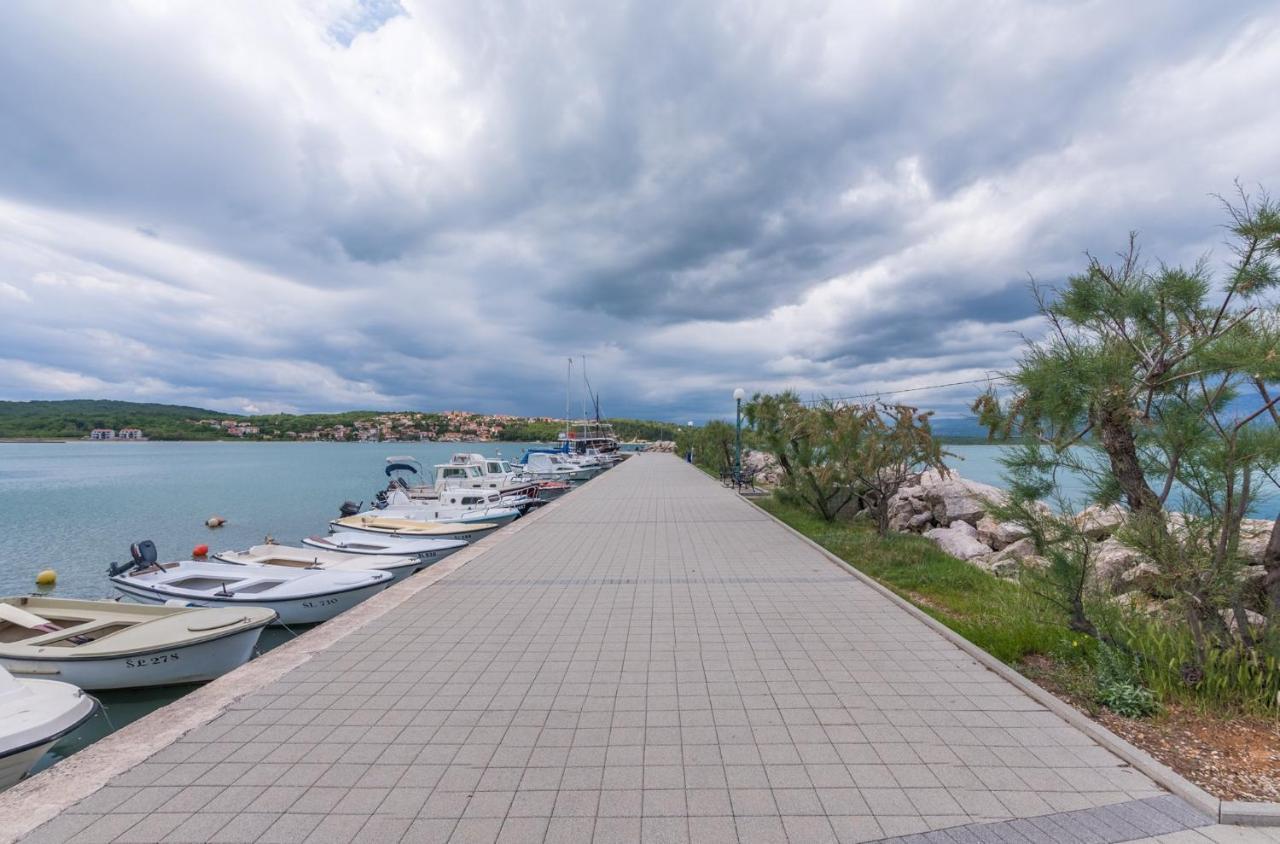 Apartment Luka Dobrinj Екстериор снимка
